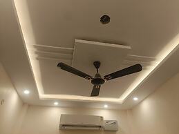 Madhur Kunj Guest House Pick and Drop