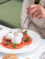 Villa Certosa Capri Boutique Hotel