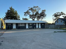 Fins and Feathers Lodge