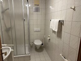 G. Hotel Müller