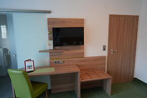 G. Hotel Müller