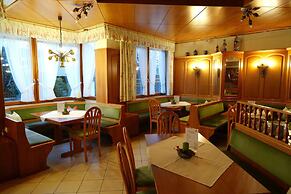 G. Hotel Müller