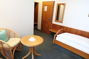 G. Hotel Müller