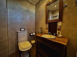 Fenton's  Lodge The Big House