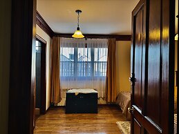 Fenton's  Lodge The Big House