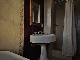 Fenton's  Lodge The Big House