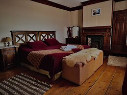 Fenton's  Lodge The Big House