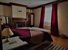 Fenton's  Lodge The Big House