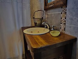 Fenton's  Lodge The Big House