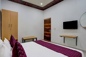 Hotel Downtown Noida Sector 15