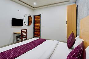 Hotel Downtown Noida Sector 15