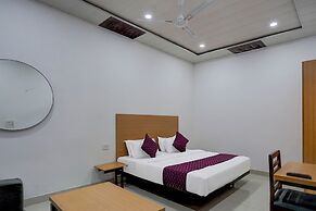 Hotel Downtown Noida Sector 15