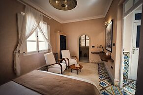 RIAD MALAÏKA