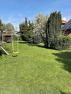 Modern House Gehrden contactless garden