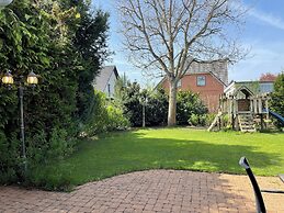 Modern House Gehrden contactless garden