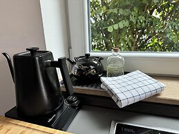 Modern House Gehrden contactless garden