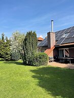 Modern House Gehrden contactless garden