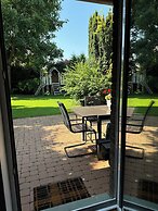 Modern House Gehrden contactless garden
