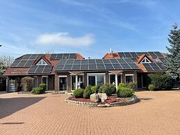 Modern House Gehrden contactless garden