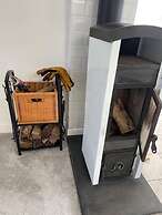 Barn Retreat/ Hottub/ Bbq/ Petsok/wi-fi