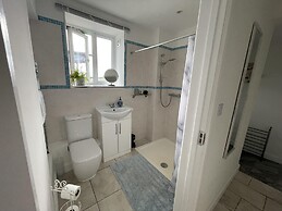 Barn Retreat/ Hottub/ Bbq/ Petsok/wi-fi