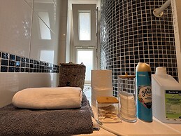 4 room new apartment center contactless
