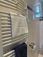 4 room new apartment center contactless