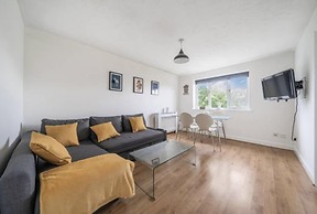 Charming Apartment Close to Central London