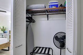 Steps to Beach: Kihei Studio w/ Scenic Lanai!