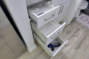 Steps to Beach: Kihei Studio w/ Scenic Lanai!