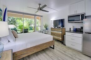 Steps to Beach: Kihei Studio w/ Scenic Lanai!