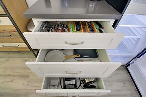 Steps to Beach: Kihei Studio w/ Scenic Lanai!