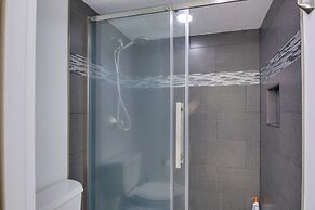 Steps to Beach: Kihei Studio w/ Scenic Lanai!