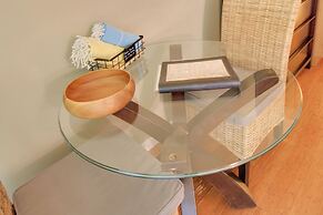 Kihei Beach Retreat w/ Pool Access, Walk to Shore!