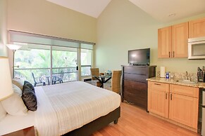 Kihei Beach Retreat w/ Pool Access, Walk to Shore!