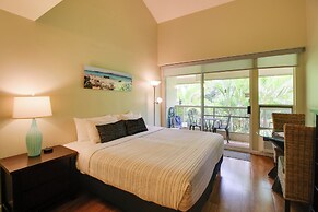 Kihei Beach Retreat w/ Pool Access, Walk to Shore!