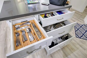 Kihei Condo w/ Pool Access & Lanai, Walk to Beach!