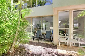 Kihei Condo w/ Pool Access & Lanai, Walk to Beach!