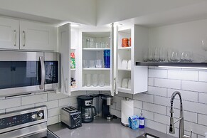 Kihei Condo w/ Pool Access & Lanai, Walk to Beach!