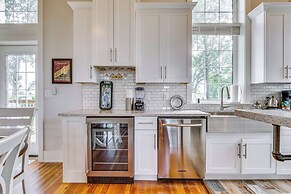 West Lafayette Home ~ 3 Mi to Purdue Campus!
