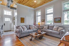 West Lafayette Home ~ 3 Mi to Purdue Campus!