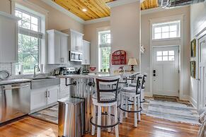 West Lafayette Home ~ 3 Mi to Purdue Campus!