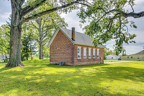West Lafayette Home ~ 3 Mi to Purdue Campus!