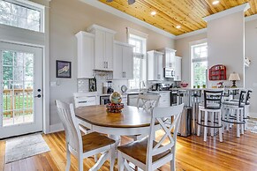 West Lafayette Home ~ 3 Mi to Purdue Campus!