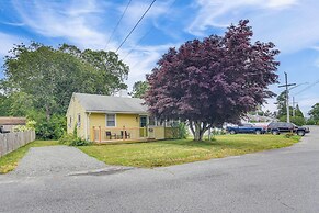 < 2 Mi to Beach: Cozy Cottage w/ Patio on Cape Cod
