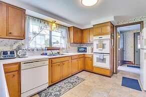 12 Mi to Castle Rock Lake: Serene New Lisbon Home!