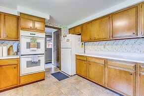12 Mi to Castle Rock Lake: Serene New Lisbon Home!