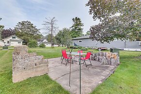 12 Mi to Castle Rock Lake: Serene New Lisbon Home!