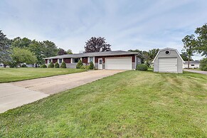 12 Mi to Castle Rock Lake: Serene New Lisbon Home!