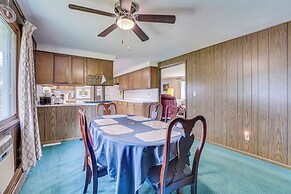 12 Mi to Castle Rock Lake: Serene New Lisbon Home!